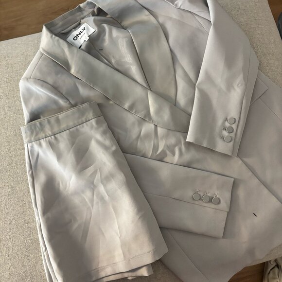 Ensemble jupe + blazer - Picture 1 of 1